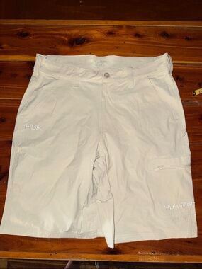Huk White Khaki Performance Fishing Shorts Small